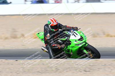 media/Jan-08-2022-SoCal Trackdays (Sat) [[1ec2777125]]/Turn 15 Inside (950am)/